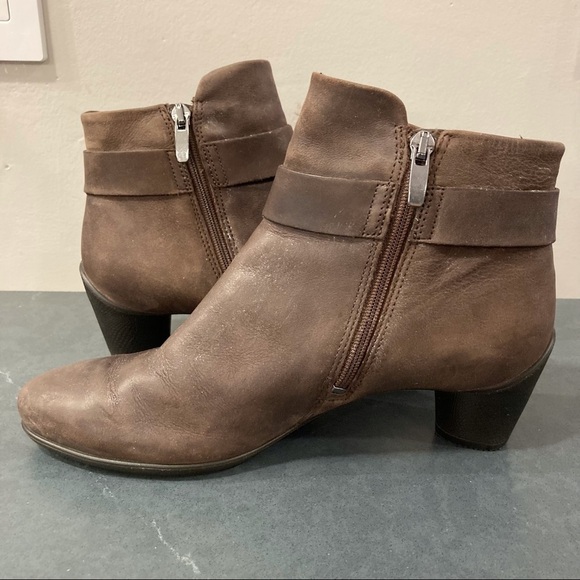 Ecco sz 38 US 7.5-8 moleskin gray leather heeled ankle booties - Picture 3 of 16